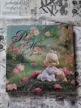 NEW/Sealed Precious Moments Collectors Club First Edition Book
